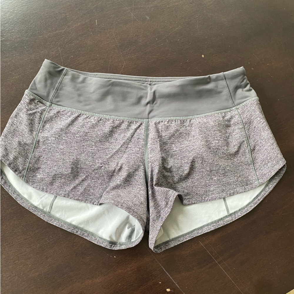 Lululemon low rise  speed short size 6. Grey